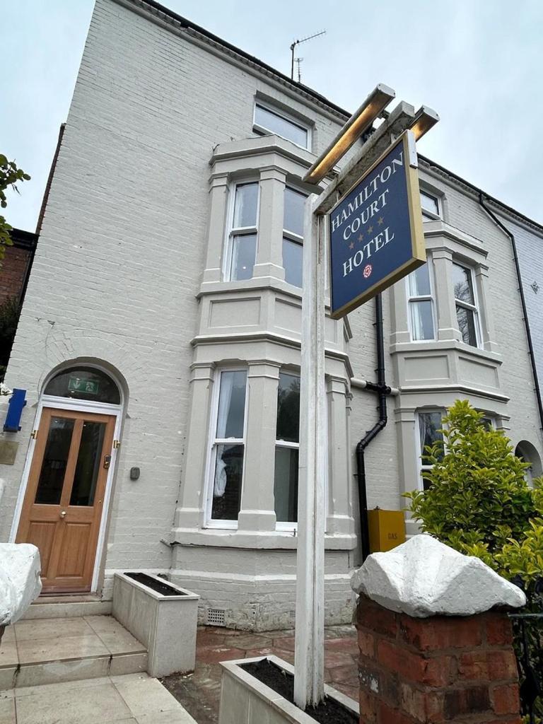 Hamilton Court Hotel Hoole Chester Exterior foto