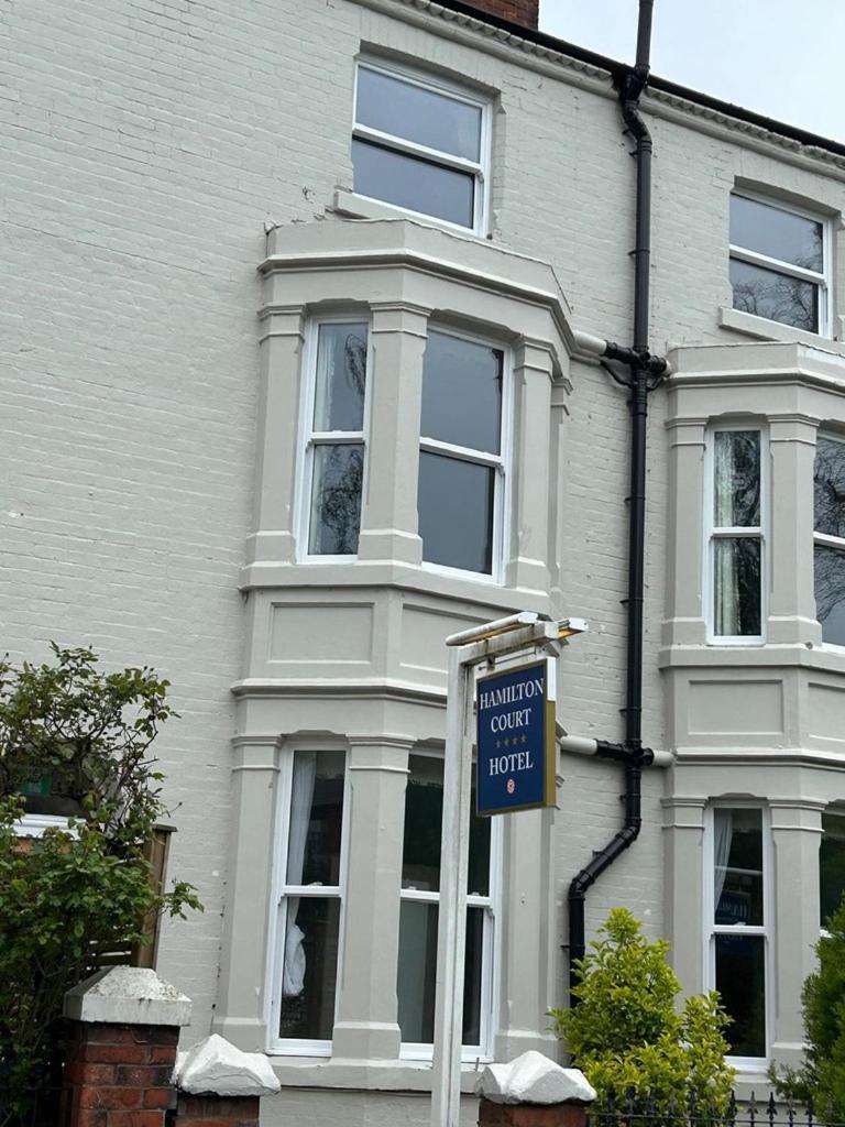 Hamilton Court Hotel Hoole Chester Exterior foto